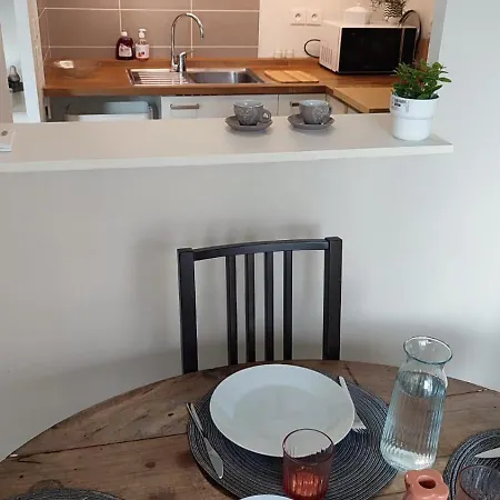 L'alcove شقة *